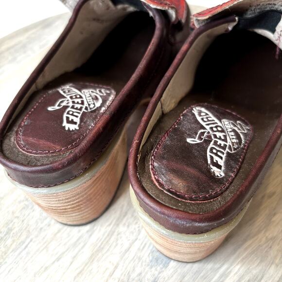 Freebird by Steven Collins Clogs Wine Multi Red Leather Croc Embossed Heels Sz 7 - Picture 9 of 11